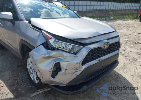 2019 Toyota Rav4 Xle z USA, uszkodzony, nr VIN 2T3W1RFV2KC031264